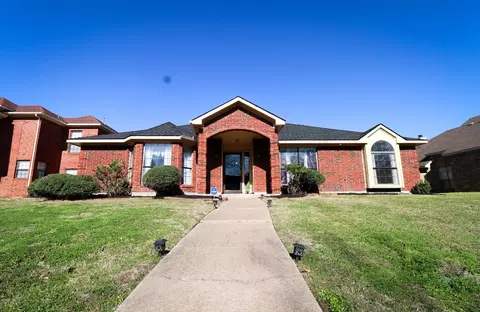 1633 Springwood Dr, Mesquite, TX 75181