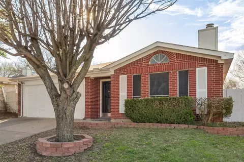 6000 James River Dr, Arlington, TX 76018