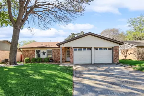 6016 Herschel Dr, Watauga, TX 76148