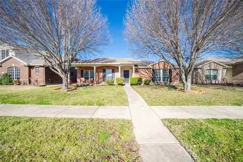 1660 Ambercrest Dr, Lancaster, TX 75146