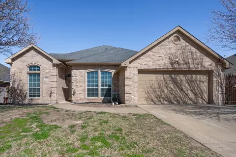 3033 Wren Ln, Midlothian, TX 76065