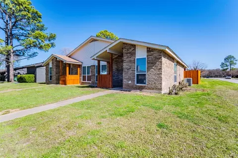 2739 Saint George Pl, Arlington, TX 76015
