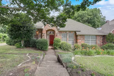 1113 Beaver Brook Ln, Desoto, TX 75115