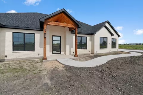 210 Mckeever Rd, Palmer, TX 75152