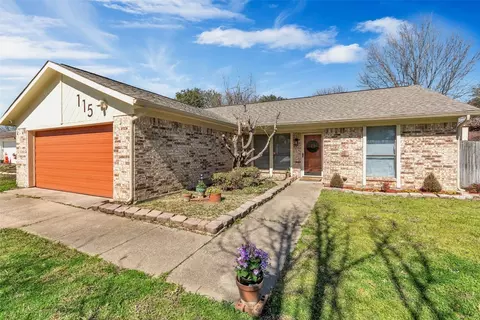 115 Kalmia Ct, Arlington, TX 76018