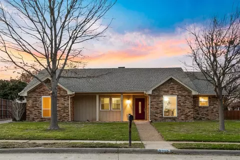 2225 Parkhaven Dr, Plano, TX 75075