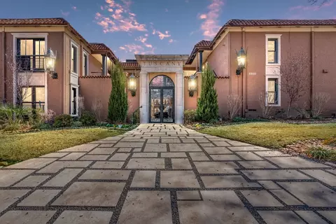 5932 Sandhurst Ln #117, Dallas, TX 75206