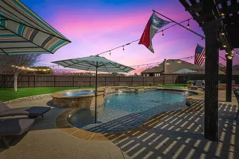 2041 Mountain Hawk Dr, Fort Worth, TX 76177