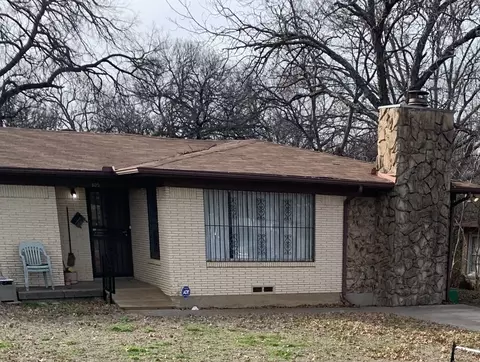 905 7th St, Grand Prairie, TX 75050