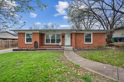 4749 Trail Lake Dr, Fort Worth, TX 76133