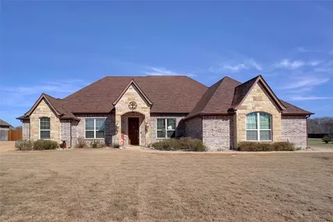 153 Oakwood Creek Ln, Weatherford, TX 76088