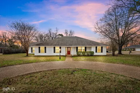 118 Country Club Dr, Benton, LA 71006