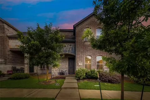 7628 Regal Ln, North Richland Hills, TX 76180