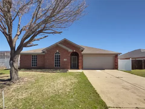 4104 Orlando Springs Dr, Fort Worth, TX 76123