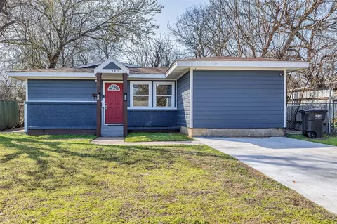 1240 E Robert St, Fort Worth, TX 76104