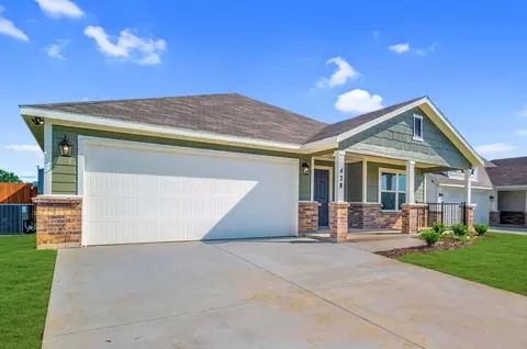 428 Rose Ave, Cleburne, TX 76033
