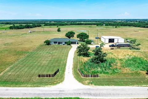 3914 Alamo Rd, Bowie, TX 76230
