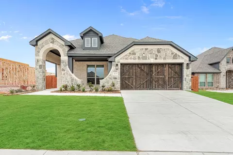 313 Resting Place Rd, Waxahachie, TX 75165