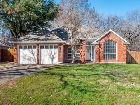 3221 Oleander Ct, Bedford, TX 76021