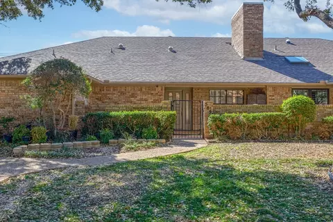 5851 Westhaven Dr, Fort Worth, TX 76132