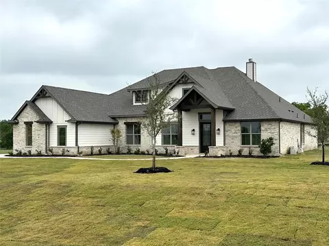 320 Waterview Dr, Gunter, TX 75058