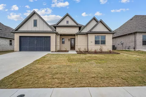 204 Park North Ln, Keller, TX 76248