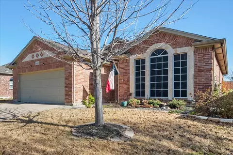 5904 Ozark Dr, Fort Worth, TX 76131