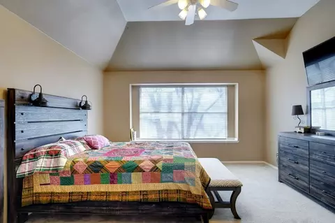 Bedroom - 402 Flint Ct, Euless, TX 76040 photo 3 of 5