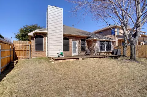 Exterior - 402 Flint Ct, Euless, TX 76040 photo 3 of 5