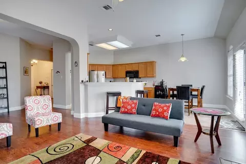Living - 402 Flint Ct, Euless, TX 76040 photo 4 of 5