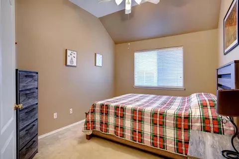 Bedroom - 402 Flint Ct, Euless, TX 76040 photo 4 of 5