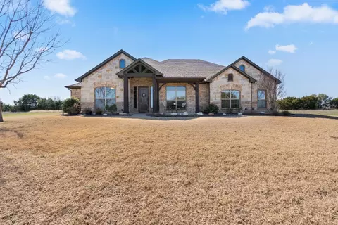 7700 Prestwick Dr, Cleburne, TX 76033