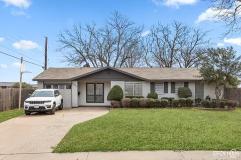 5001 Kingston Dr, Wichita Falls, TX 76310