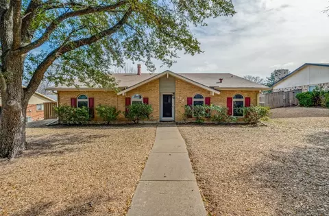 124 Meadowcrest Dr, Desoto, TX 75115