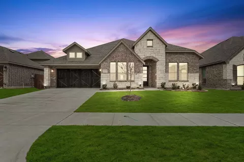 217 Resting Place Rd, Waxahachie, TX 75165