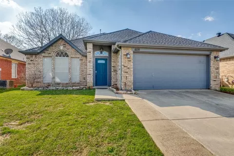 809 Lake Bridge Dr, Lake Dallas, TX 75065