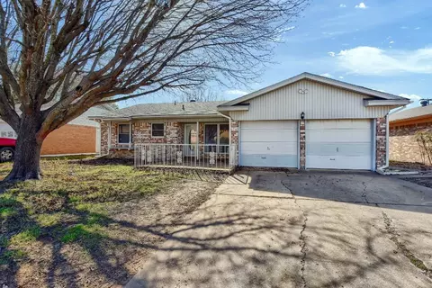 908 E Centennial St, Sherman, TX 75090