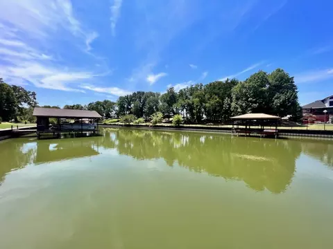 439 Waters Edge Drive, Corsicana, TX 75109