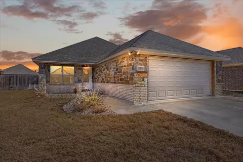 3209 Mccoy Ln, Granbury, TX 76049