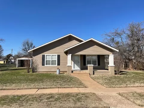 609 N Cedar St, Seymour, TX 76380