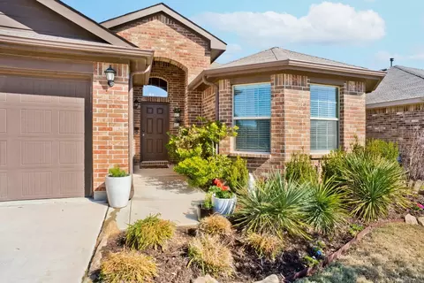 6364 Skipper Ln, Fort Worth, TX 76179