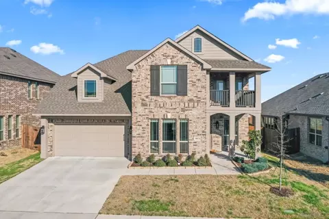 10024 White Pine Dr, Fort Worth, TX 76131