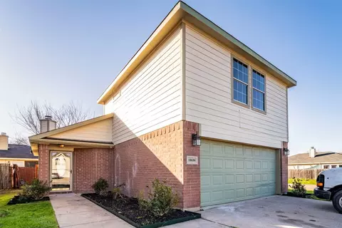 10650 Flamewood Dr, Fort Worth, TX 76140