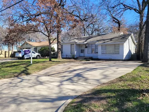 4800 Marsalis St, Fort Worth, TX 76117
