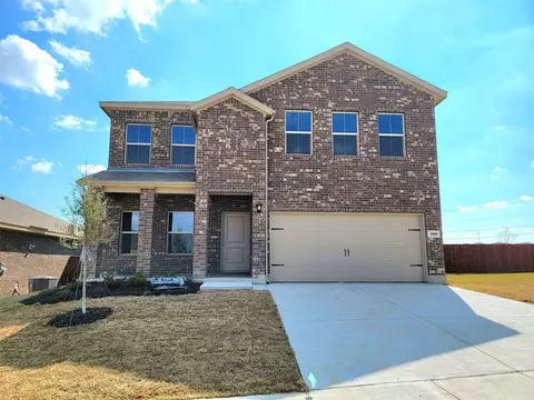 909 Rothville Ln, Fort Worth, TX 76108