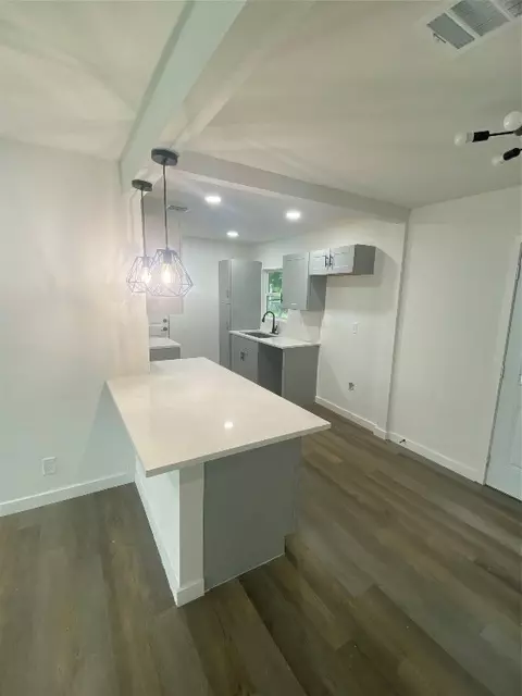1021 E Morningside Dr, Fort Worth, TX 76104