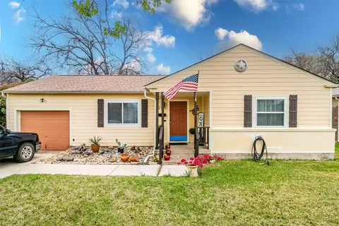 202 Whitham St, Irving, TX 75060