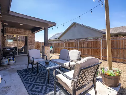 Exterior - 905 Sam St, Springtown, TX 76082 photo 8 of 12