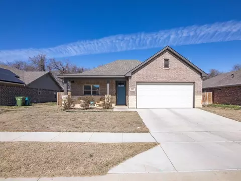 905 Sam St, Springtown, TX 76082