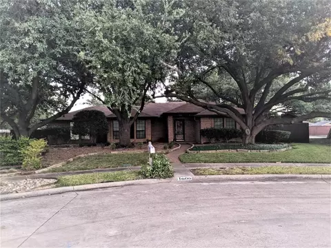1605 Fair Oaks Dr, Richardson, TX 75081